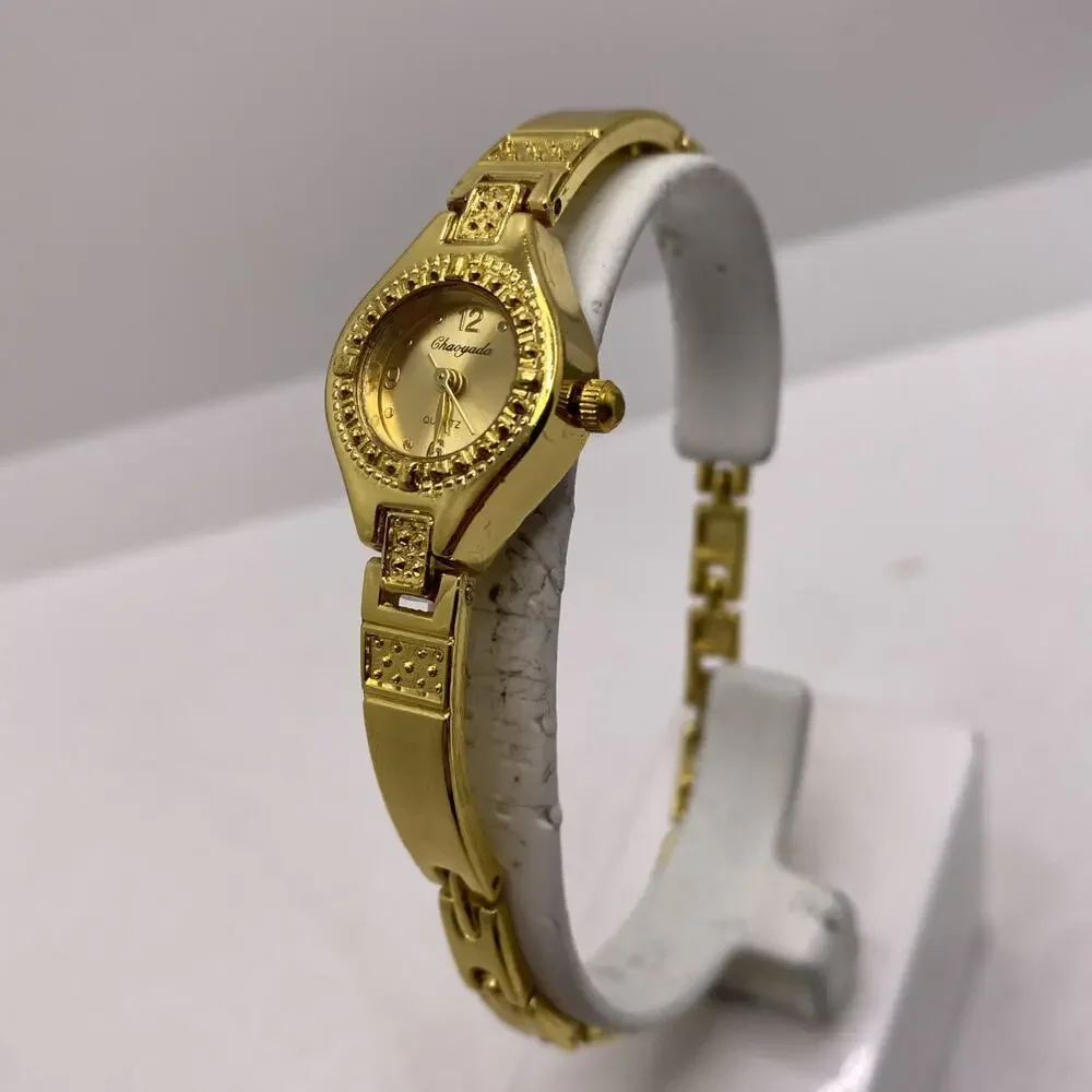 Womens Gold Tone Quartz Fashion Watch New New Battery